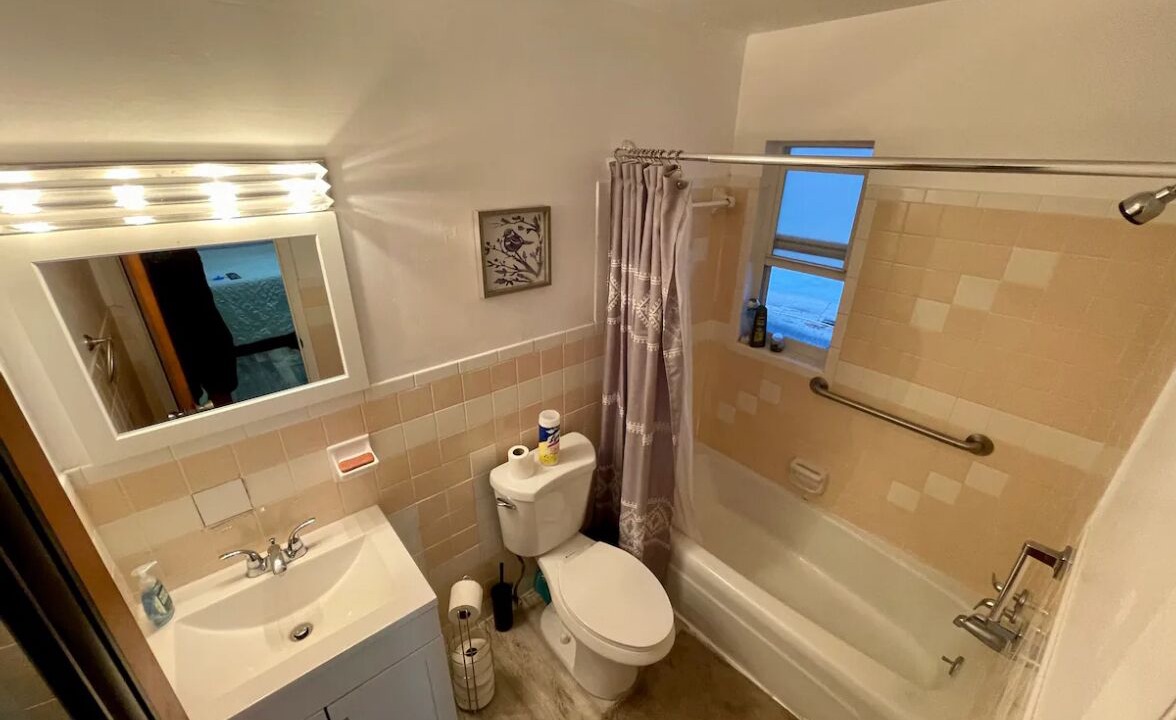 Photo of Bathroom in Cape Caneveral Beach Gardens