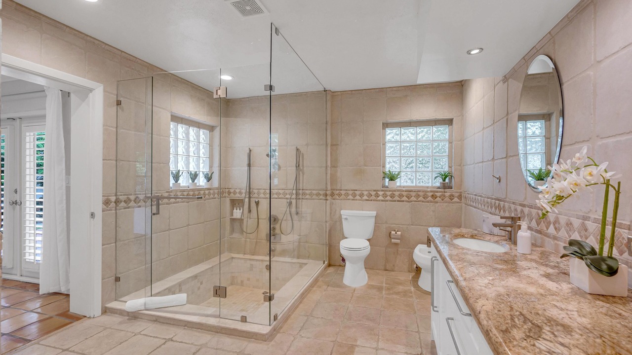 Photo of Bathroom in Coral Ridge