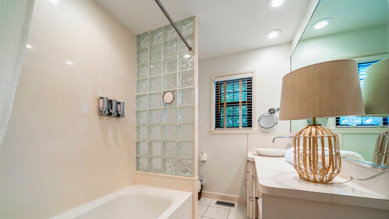 Photo of Bathroom in Piney