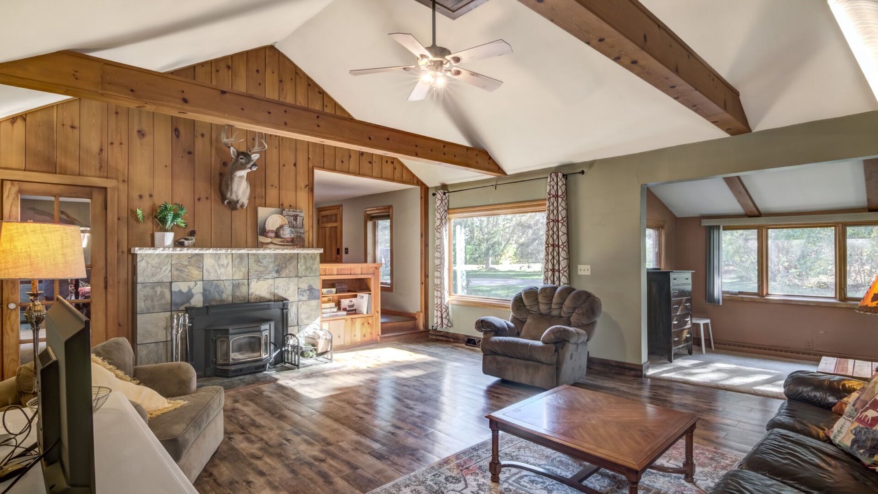 Photo of Livingroom in Rock Falls