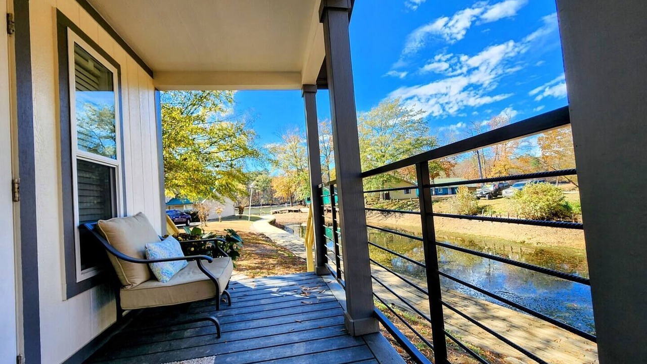 Photo of Patio Balcony in Piney