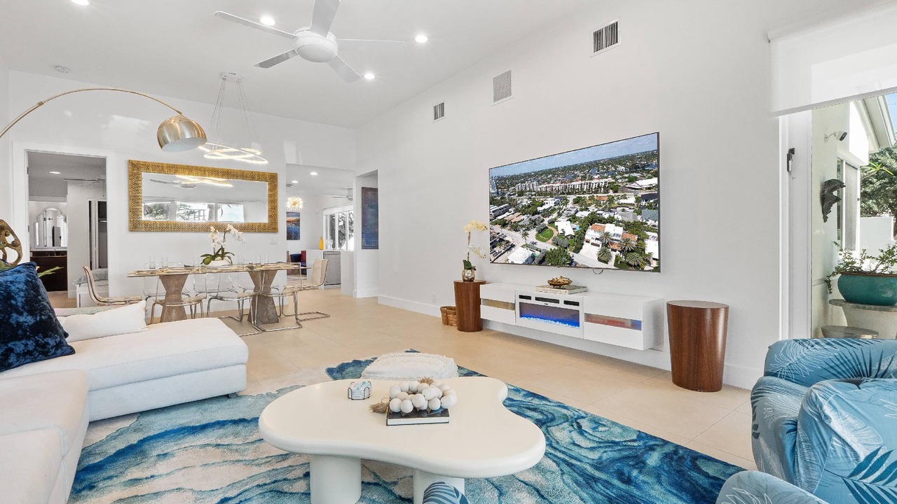Photo of Livingroom in Lauderdale Beach