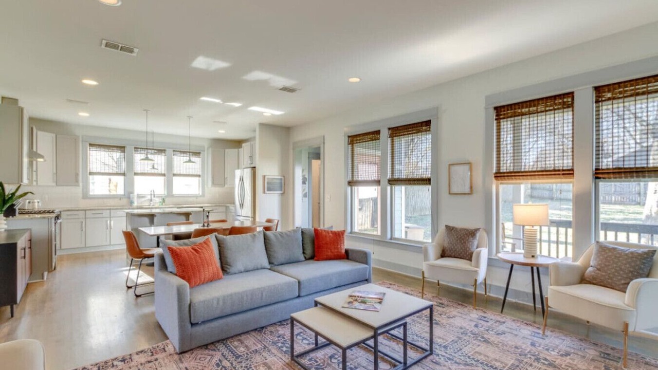 Photo of Livingroom in Cleveland Park