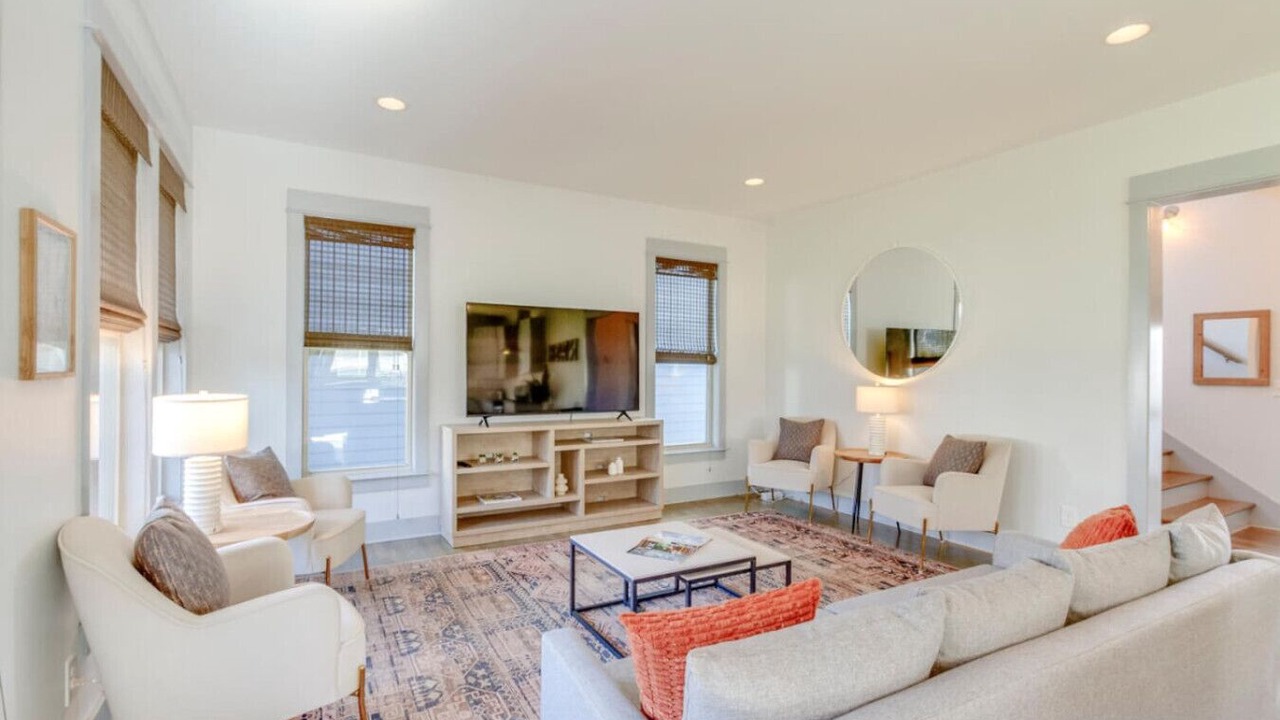 Photo of Livingroom in Cleveland Park