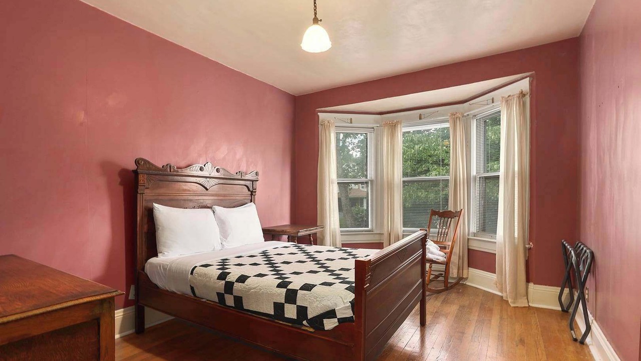 Photo of Bedroom in Northeast Kansas City