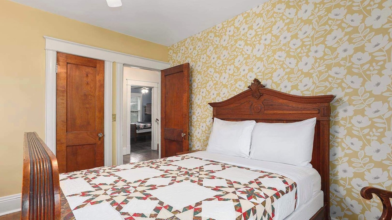 Photo of Bedroom in Northeast Kansas City