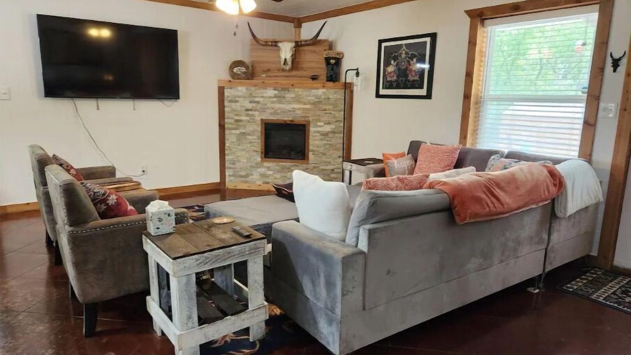 Photo of Livingroom in Sulphur