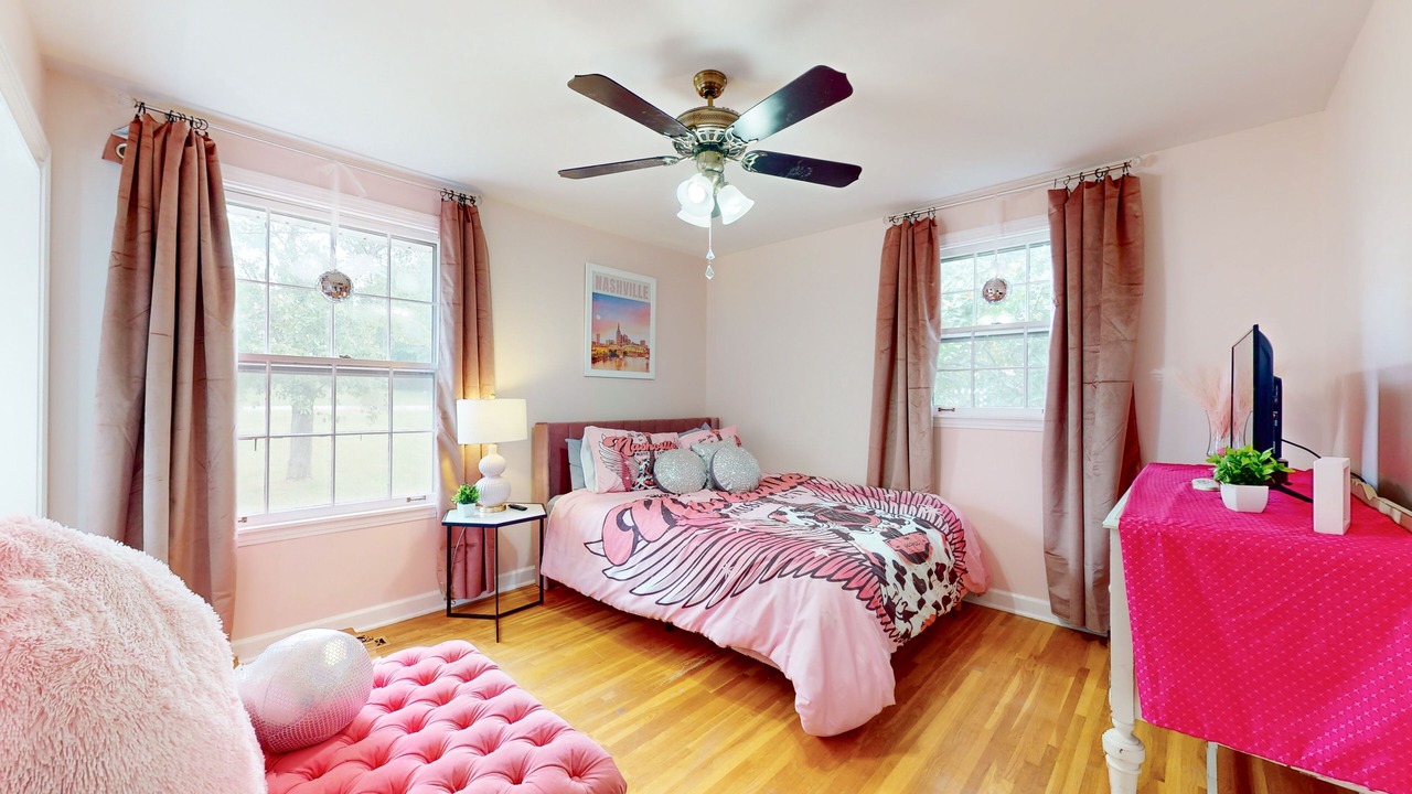 Photo of Bedroom in Hendersonville