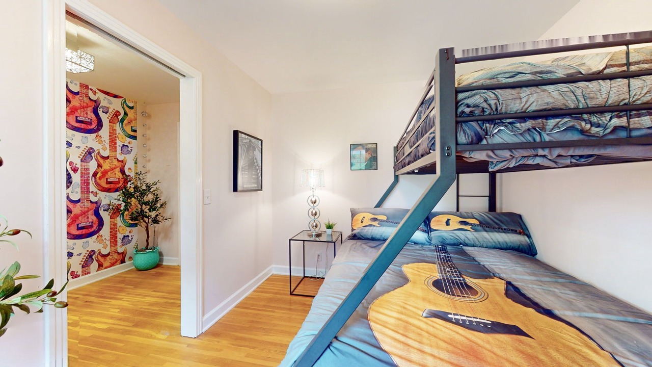 Photo of Bedroom in Hendersonville