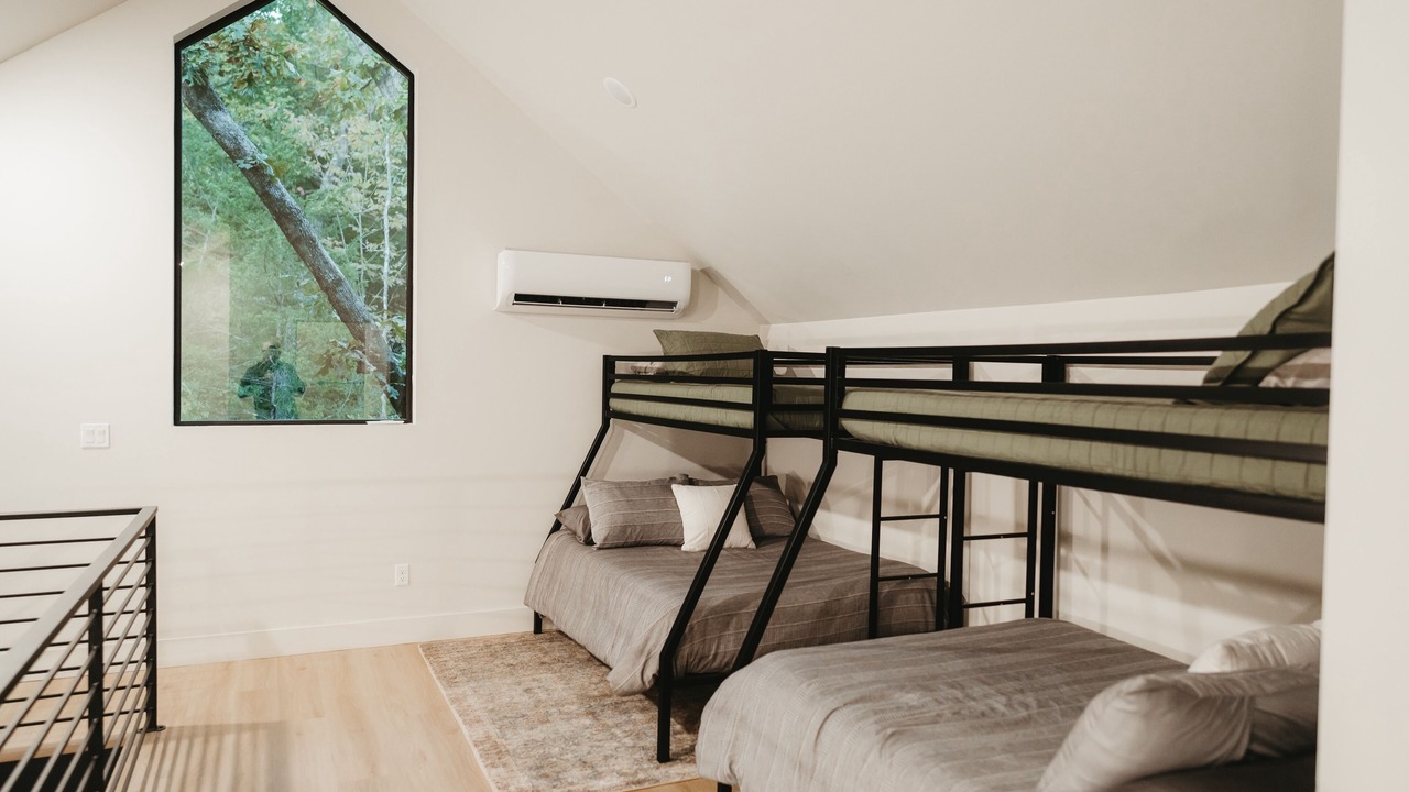 Photo of Bedroom in Garfield
