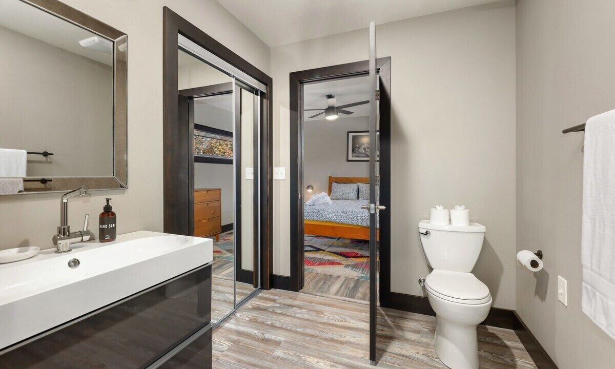 Photo of Bathroom in Sylvan Shores