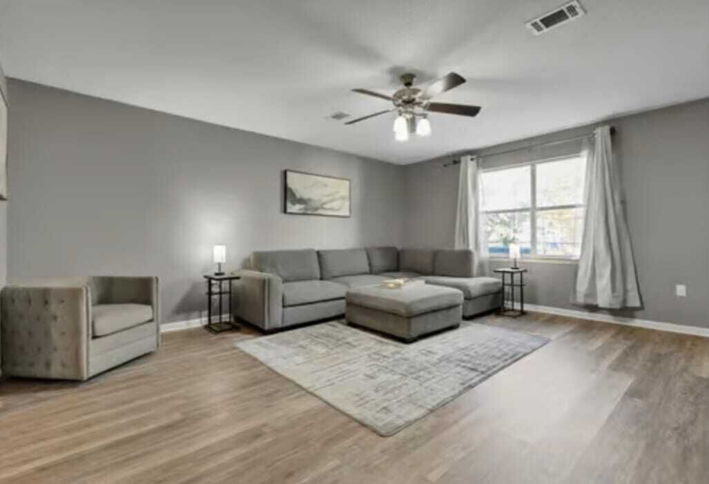 Photo of Livingroom in Conway