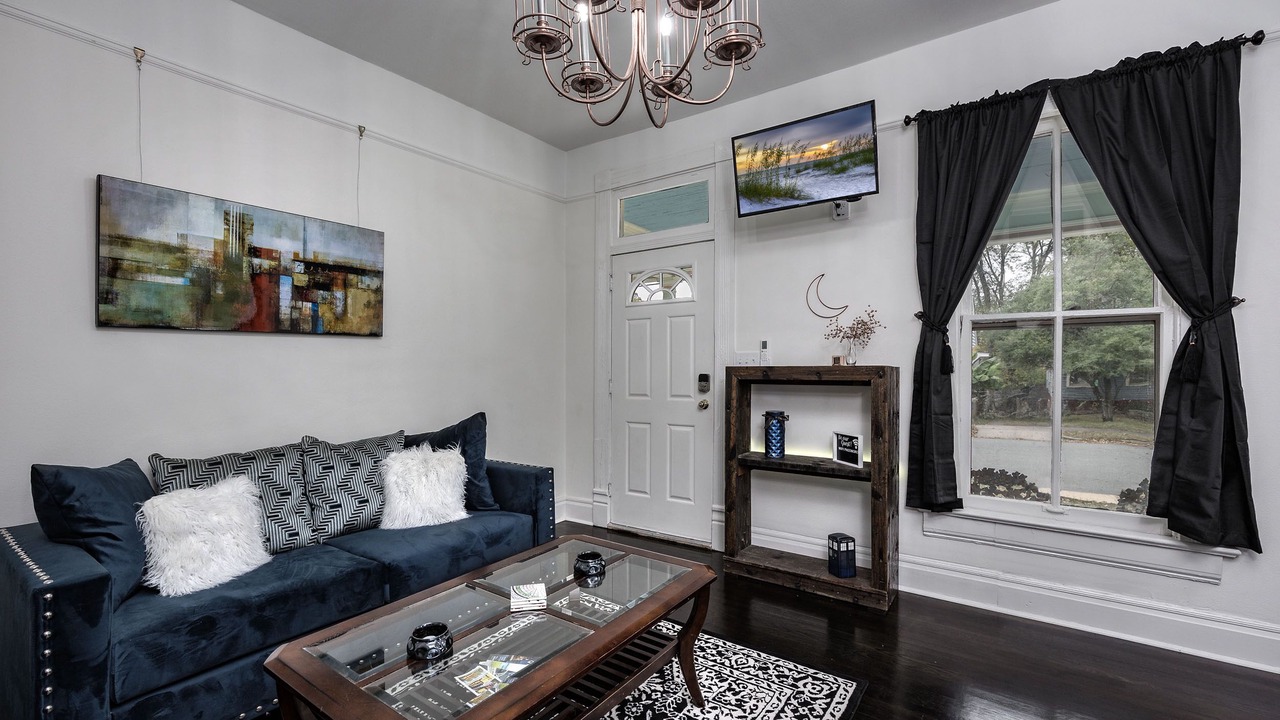 Photo of Bedroom in East of Broadway