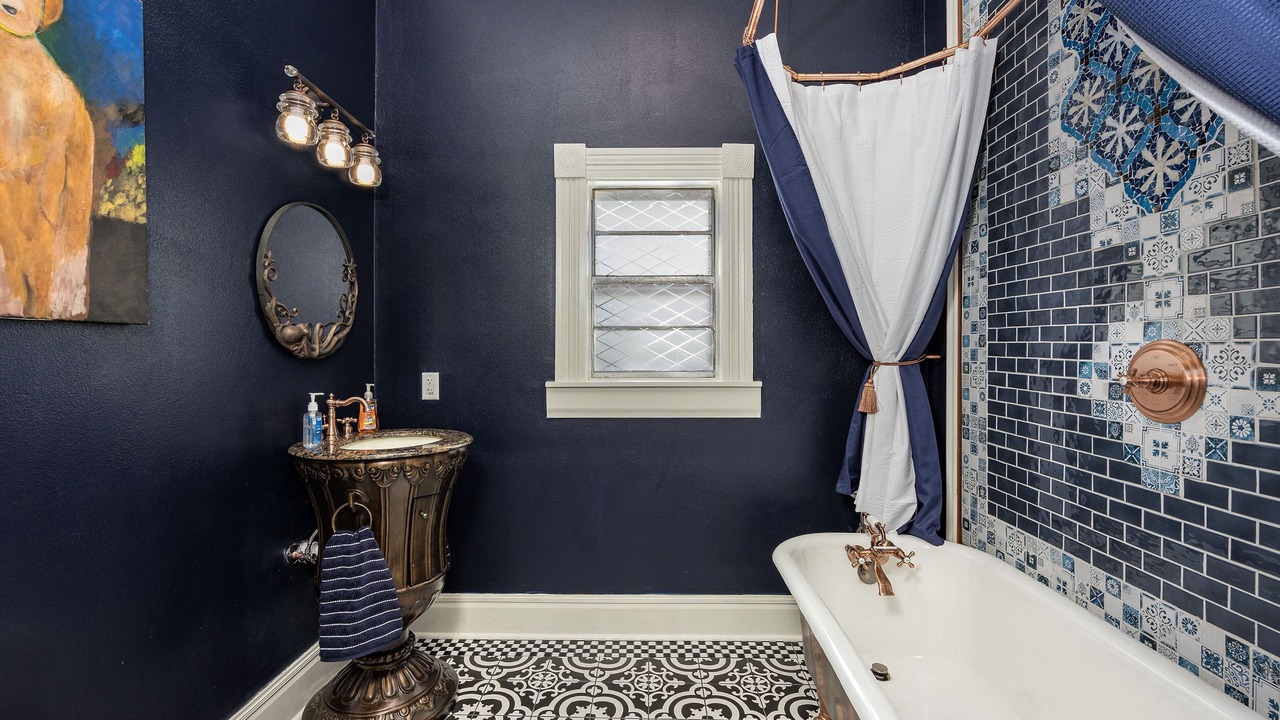 Photo of Bathroom in East of Broadway