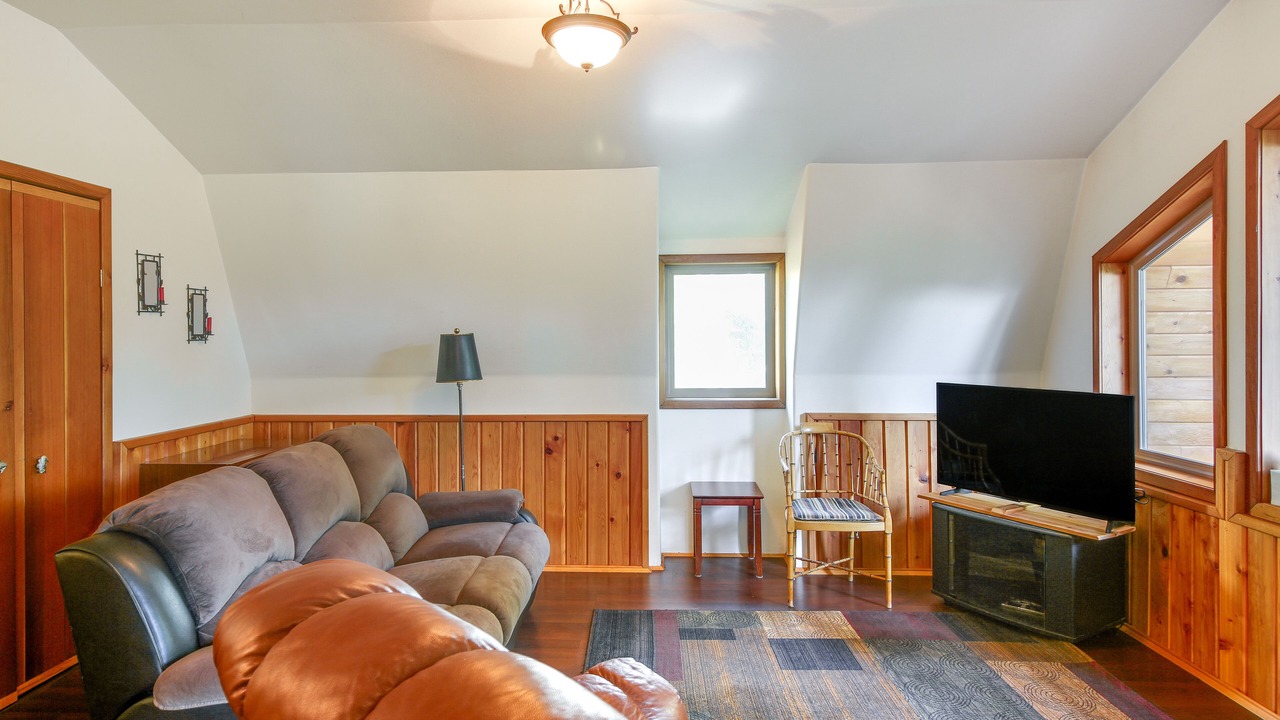 Photo of Bedroom in Coffman Cove