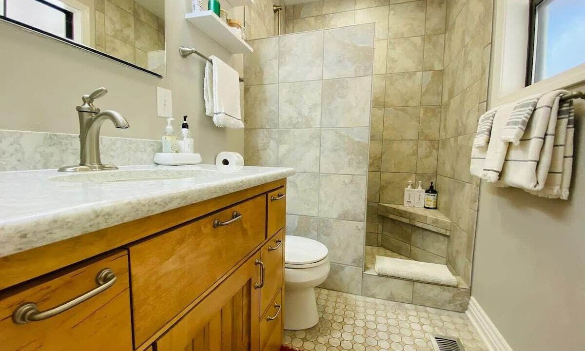 Photo of Bathroom in Holiday Island