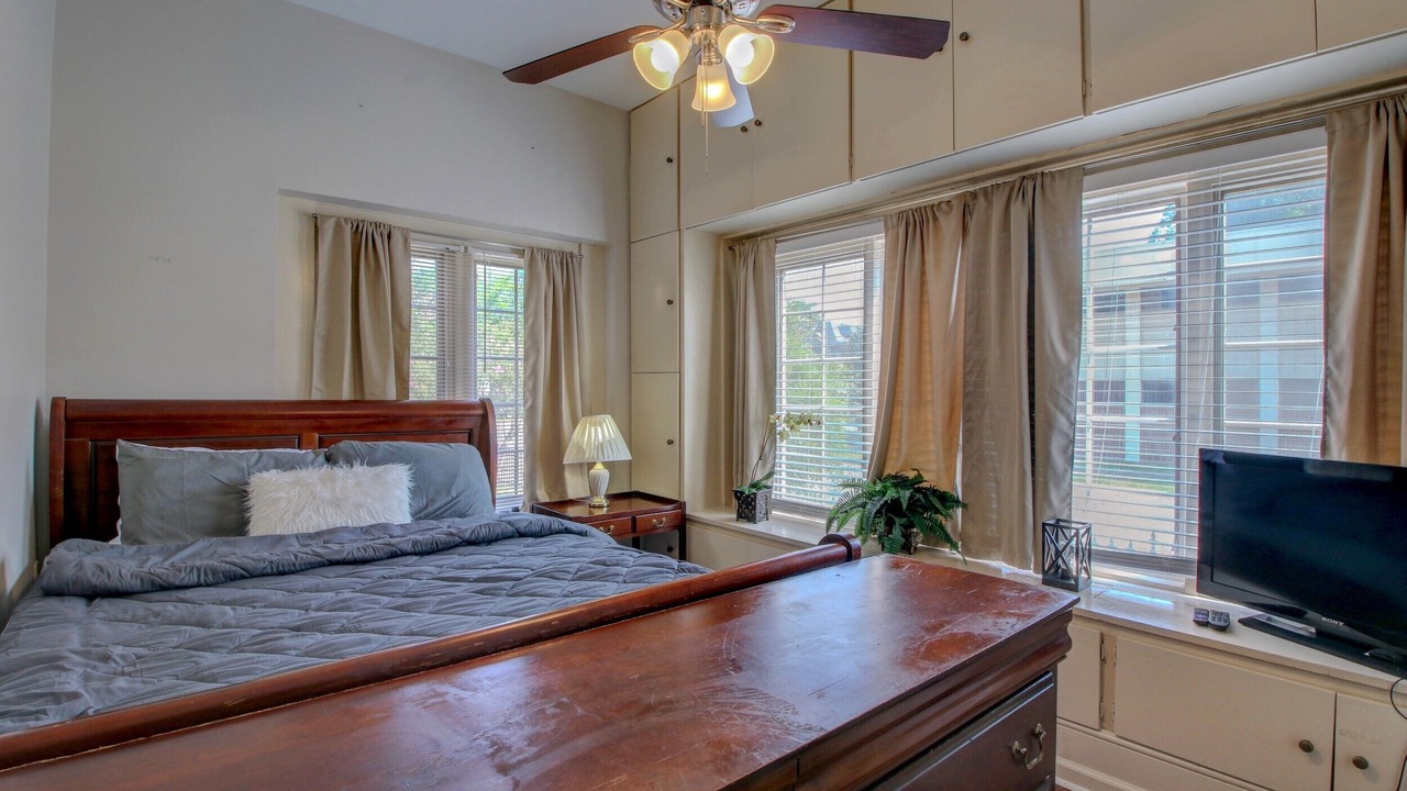 Photo of Bedroom in East of Broadway