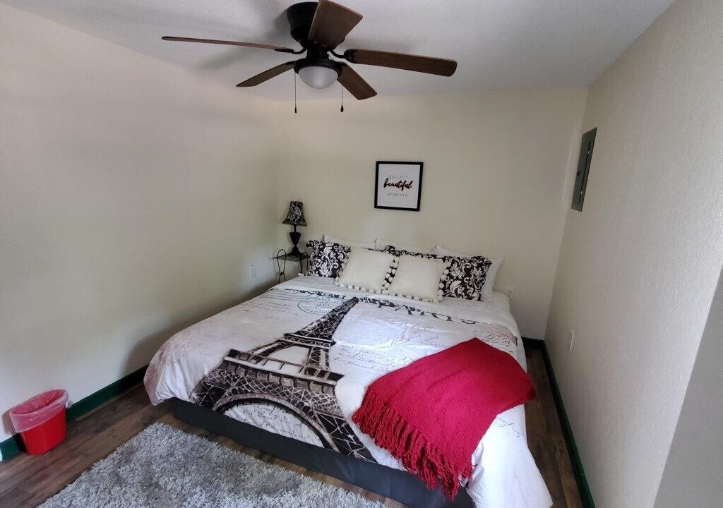 Photo of Bedroom in Mid America