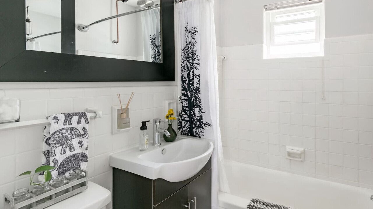 Photo of Bathroom in Melrose