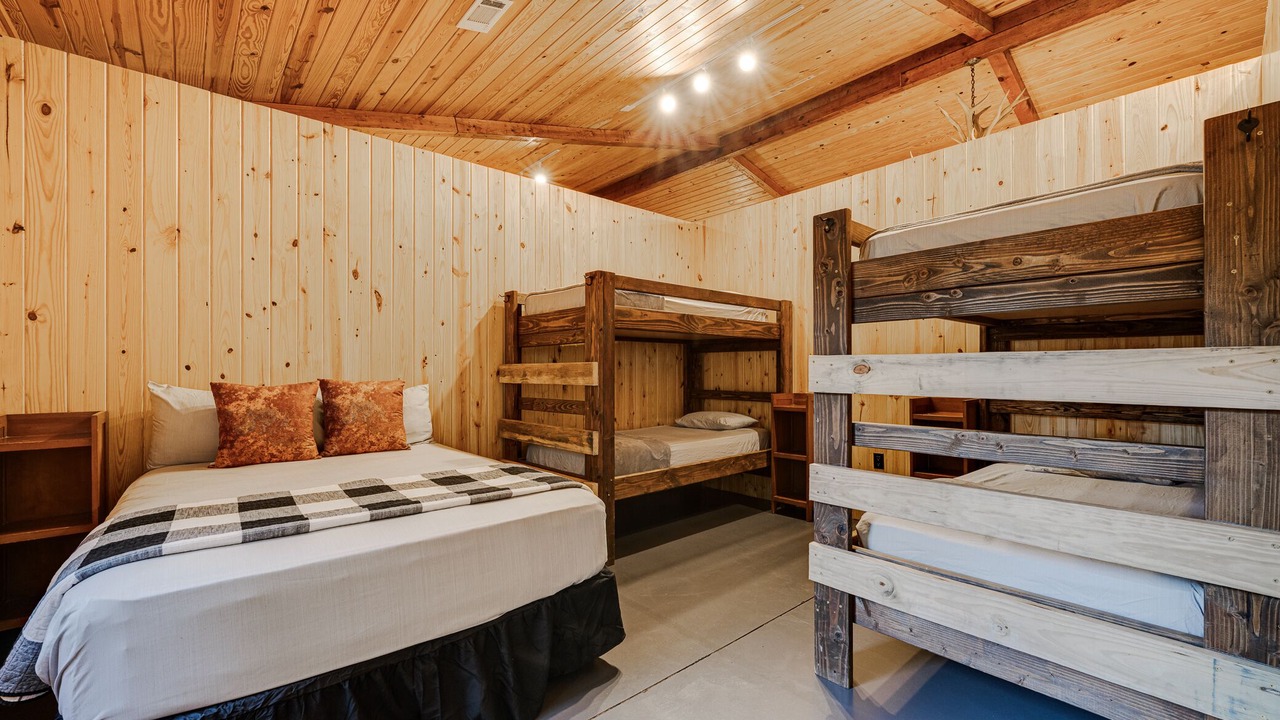 Photo of Bedroom in Amity