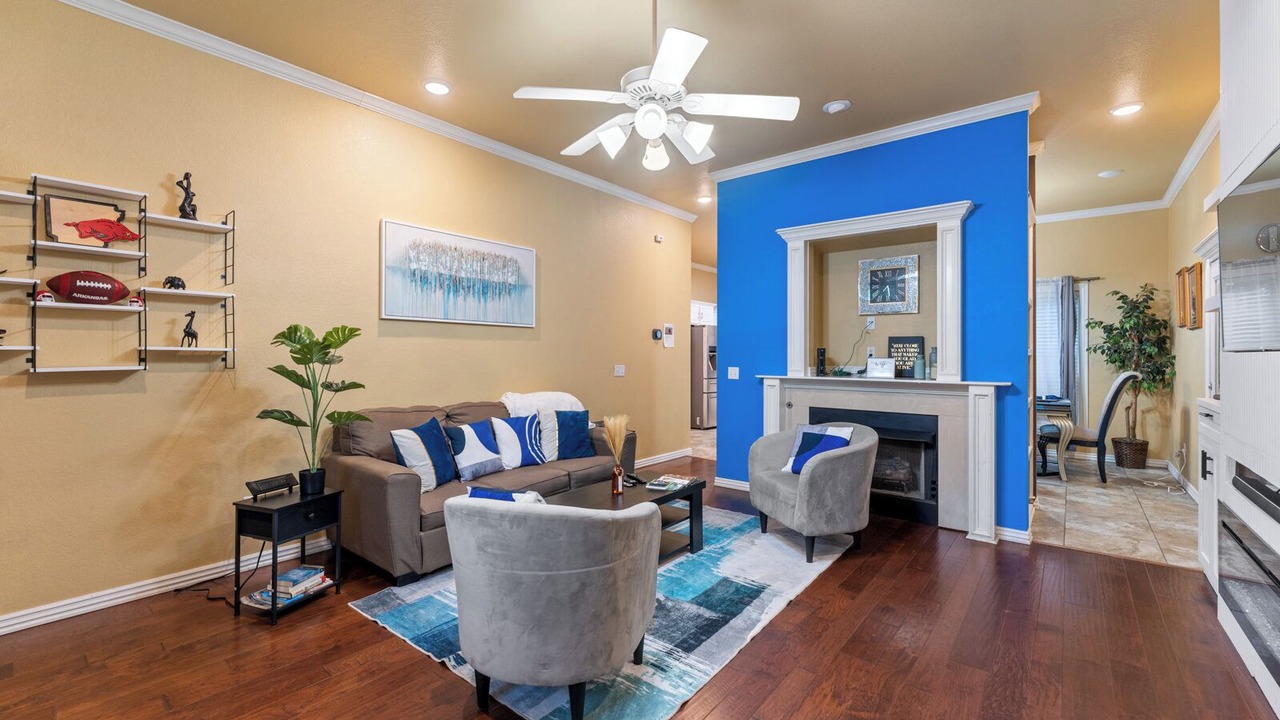 Photo of Livingroom in Lowell
