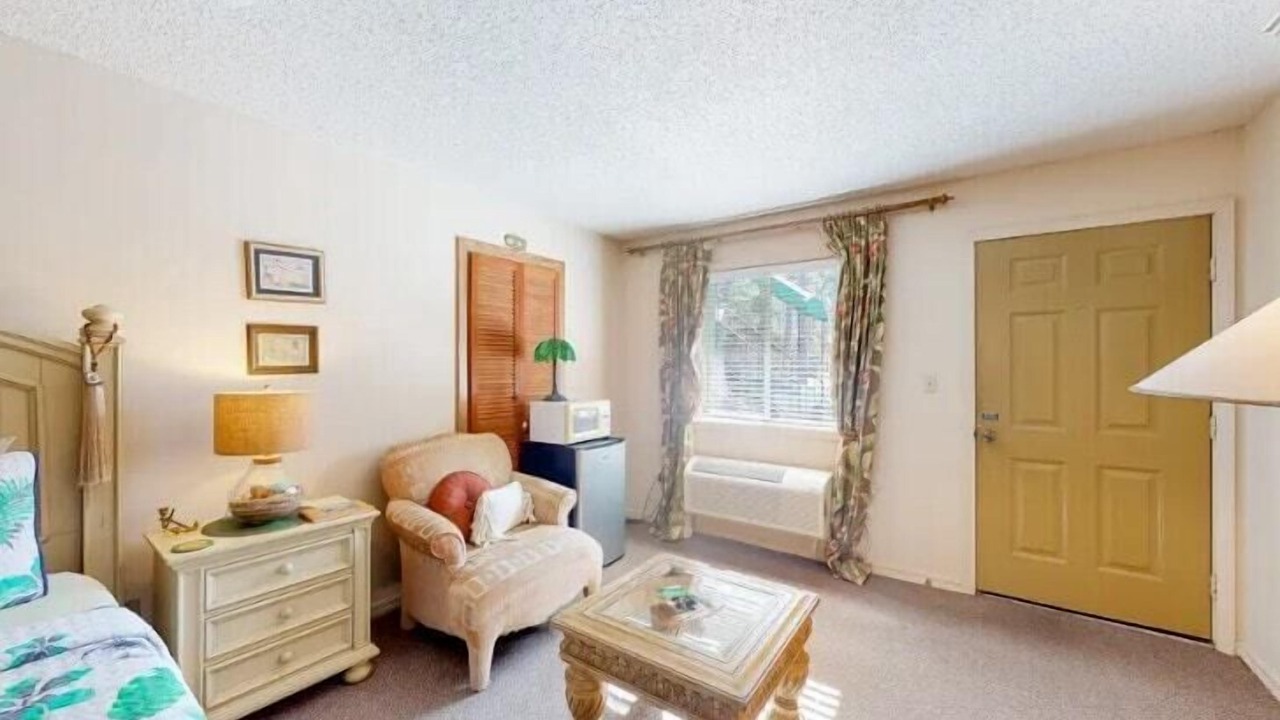 Photo of Bedroom in Eureka Springs Historic District