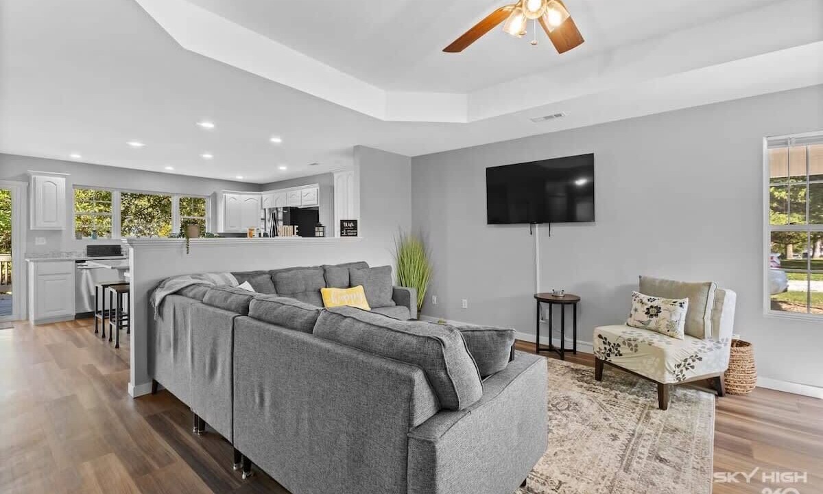 Photo of Livingroom in Beaver Shores