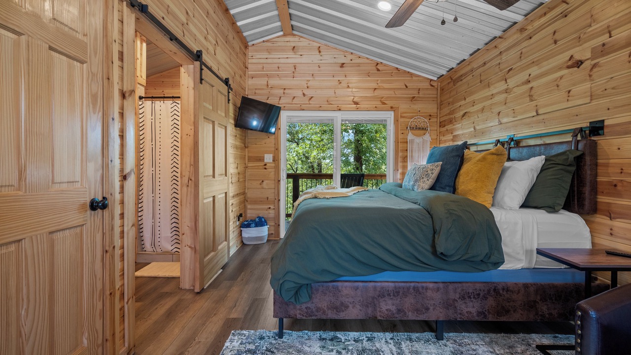 Photo of Bedroom in Mid America