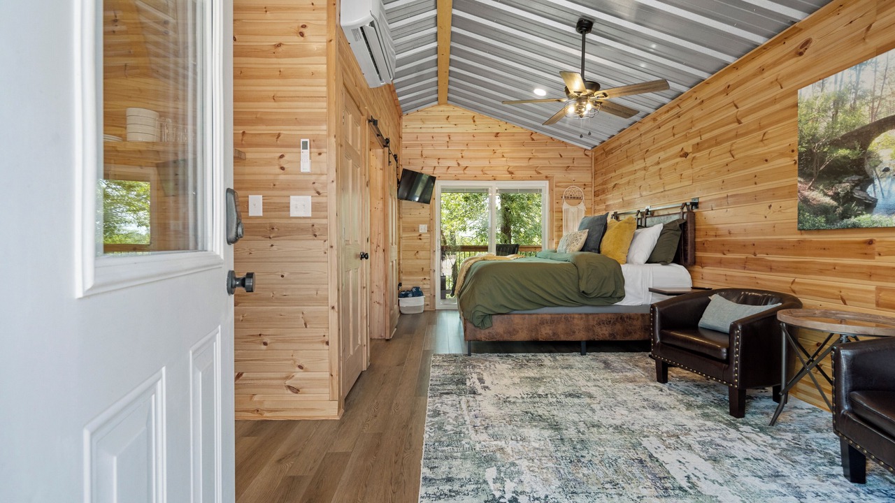 Photo of Bedroom in Mid America