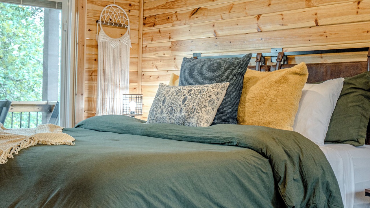 Photo of Bedroom in Mid America