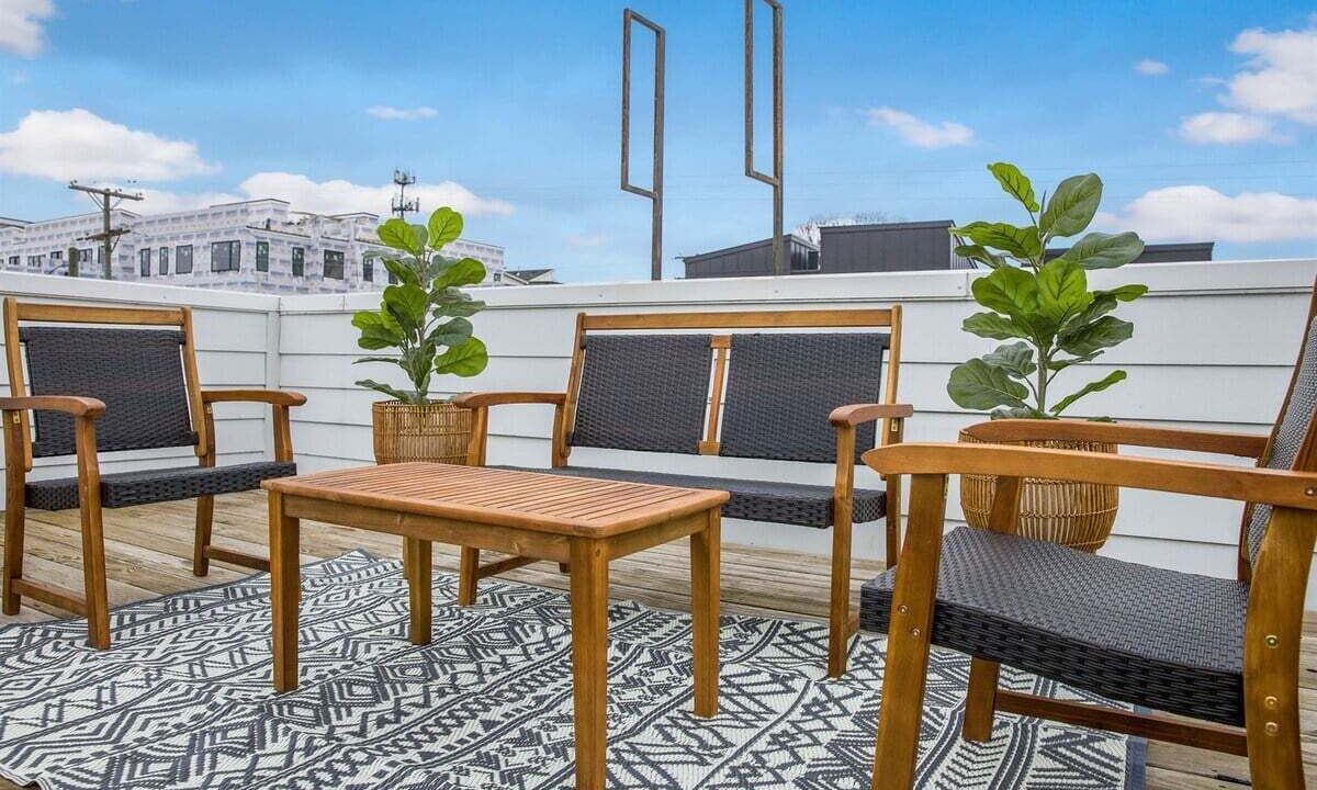 Photo of Patio Balcony in Talbot's Corner