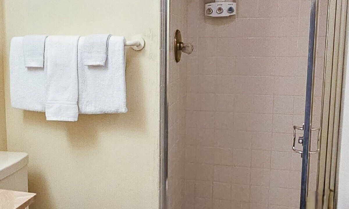 Photo of Bathroom in Holiday Island
