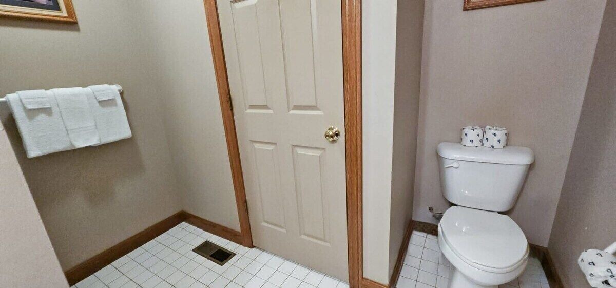 Photo of Bathroom in Holiday Island