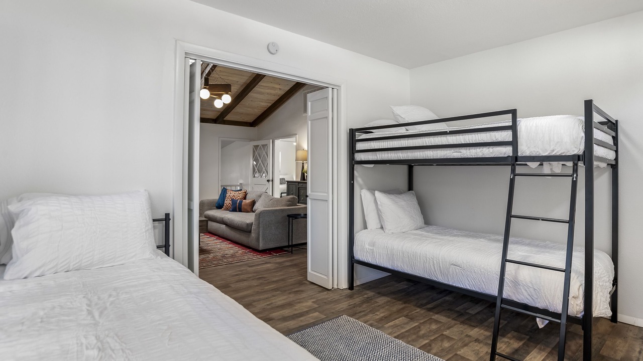 Photo of Bedroom in Garfield