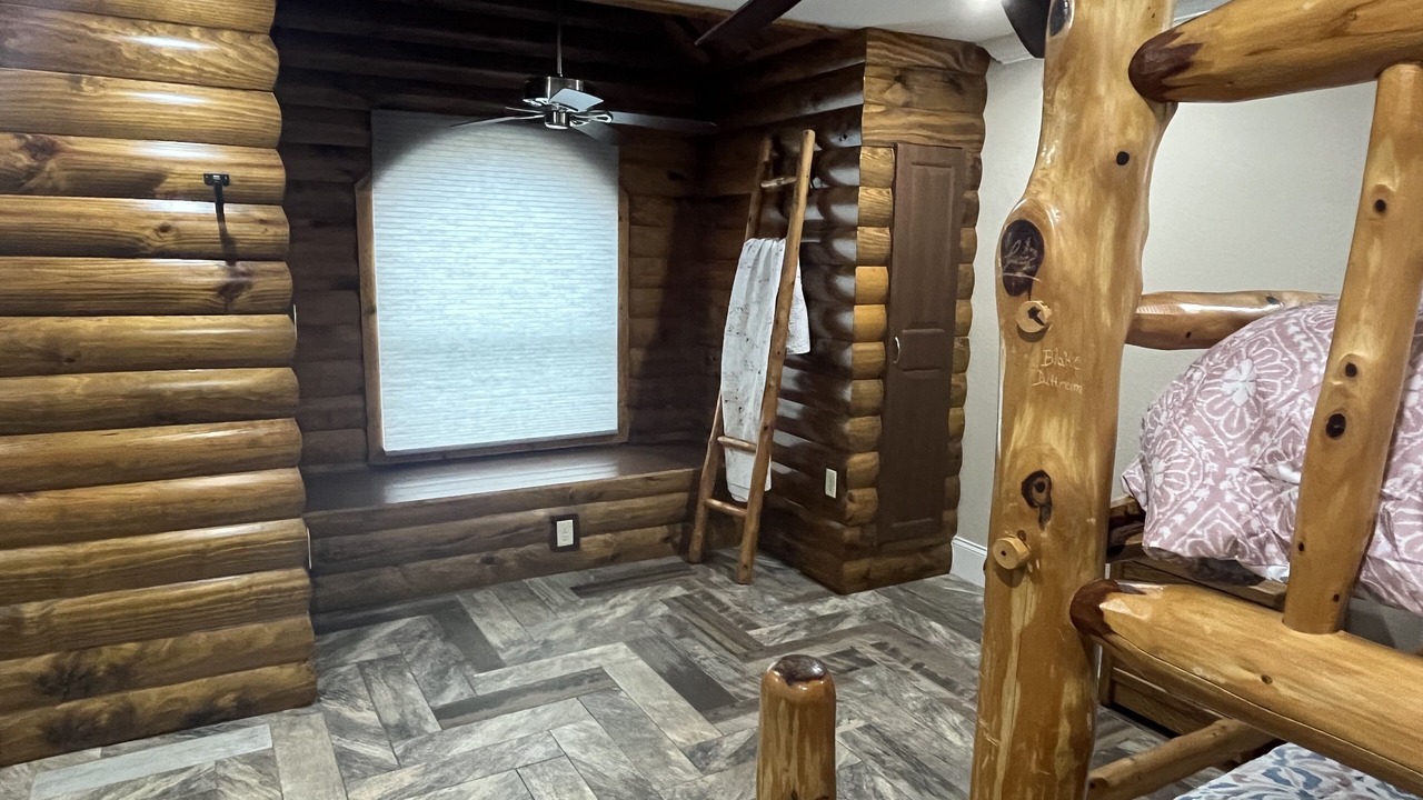 Photo of Bedroom in Mid America