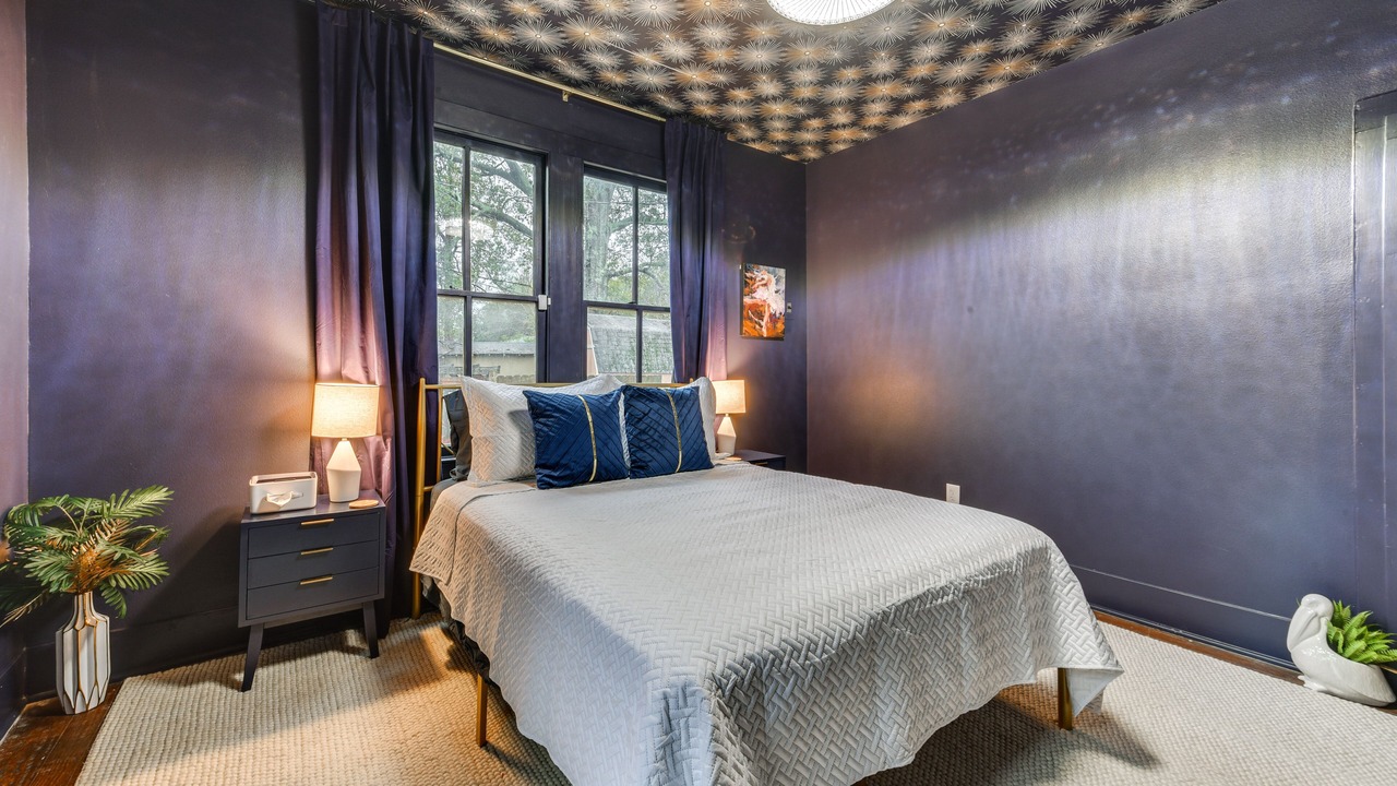 Photo of Bedroom in Roseland Terrace Historic District