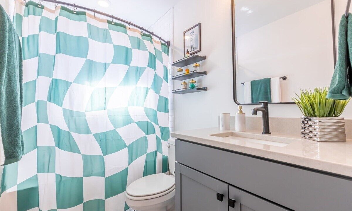 Photo of Bathroom in Cleveland Park