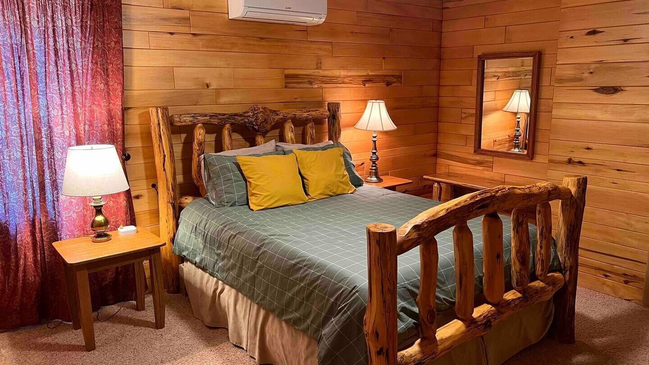 Photo of Bedroom in Mount Ida