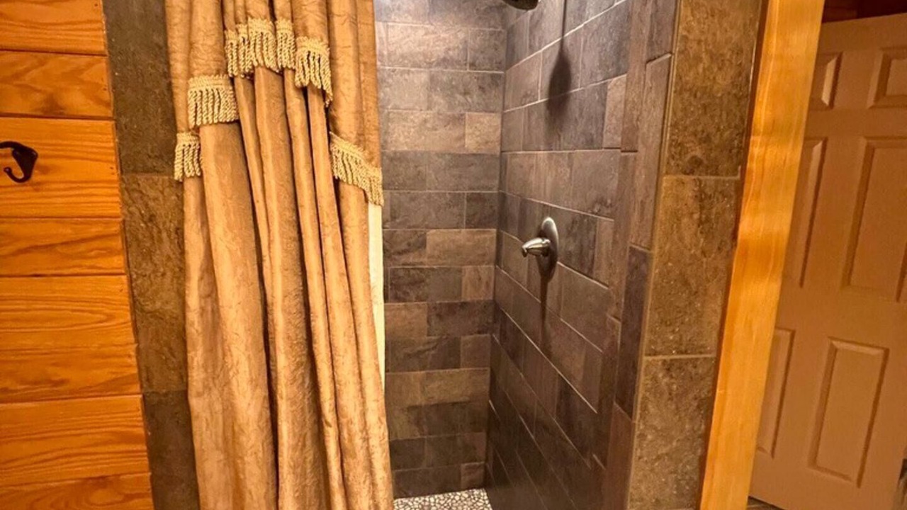Photo of Bathroom in Mount Ida
