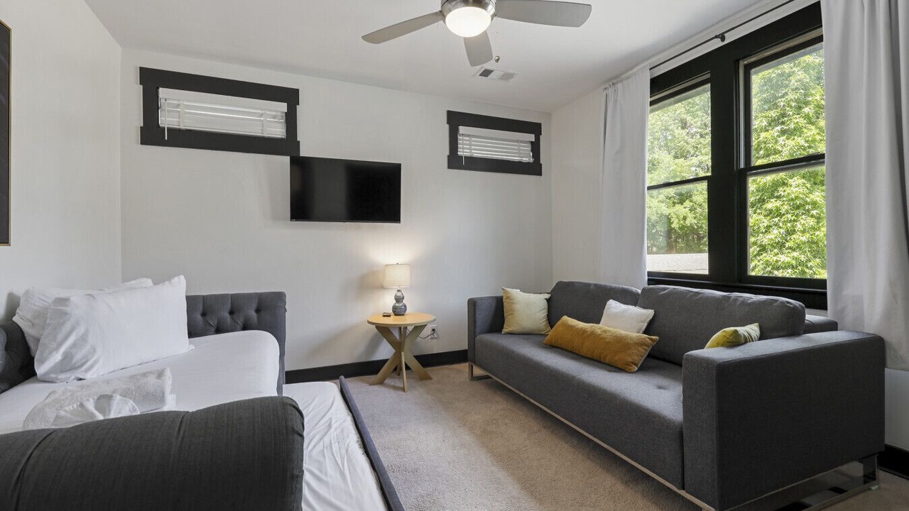 Photo of Livingroom in Historic Edgefield