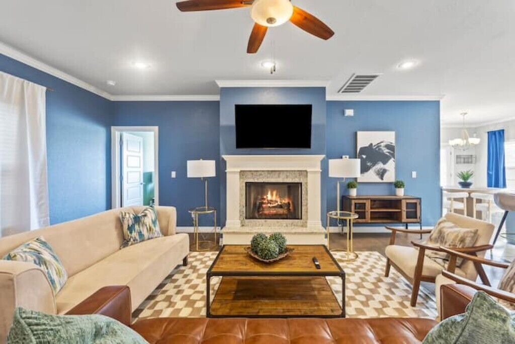 Photo of Livingroom in Lowell