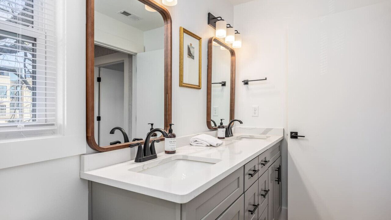 Photo of Bathroom in Hillsboro Village