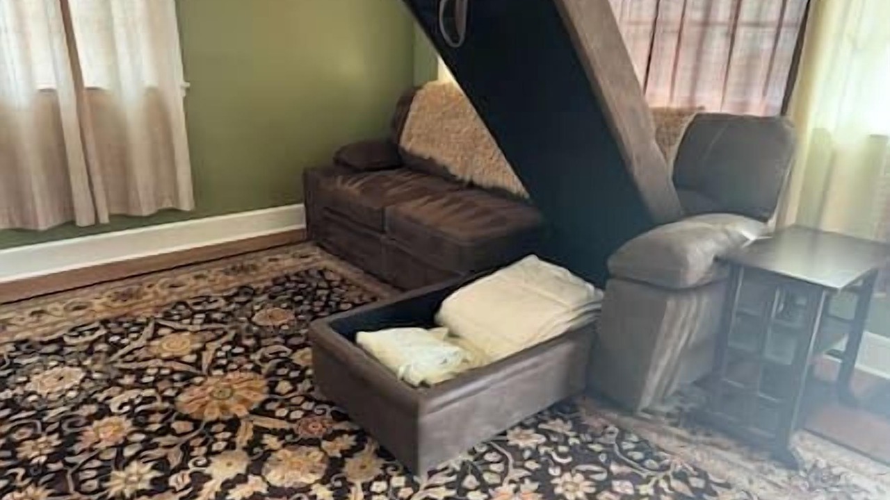 Photo of Livingroom in Burlington