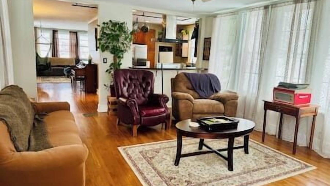 Photo of Livingroom in Burlington