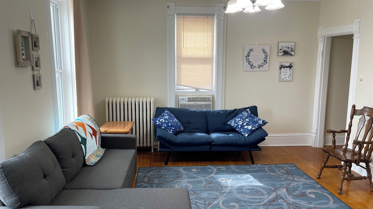Photo of Livingroom in Nauvoo