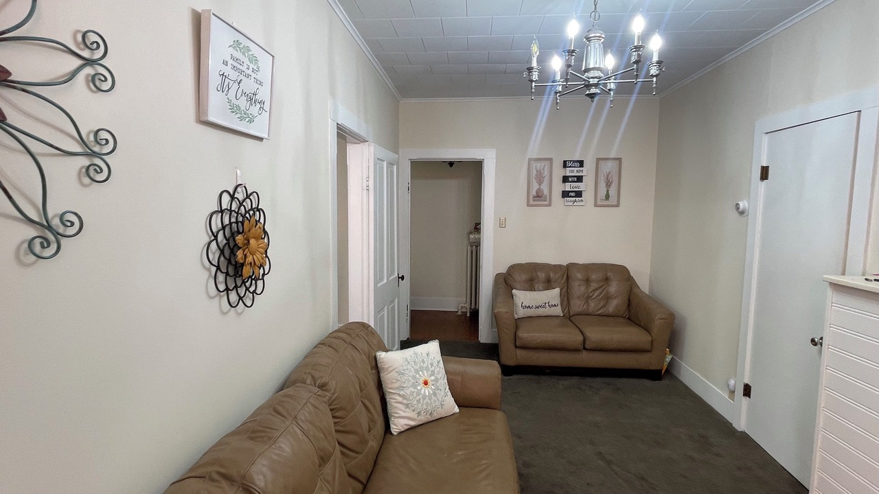 Photo of Livingroom in Nauvoo