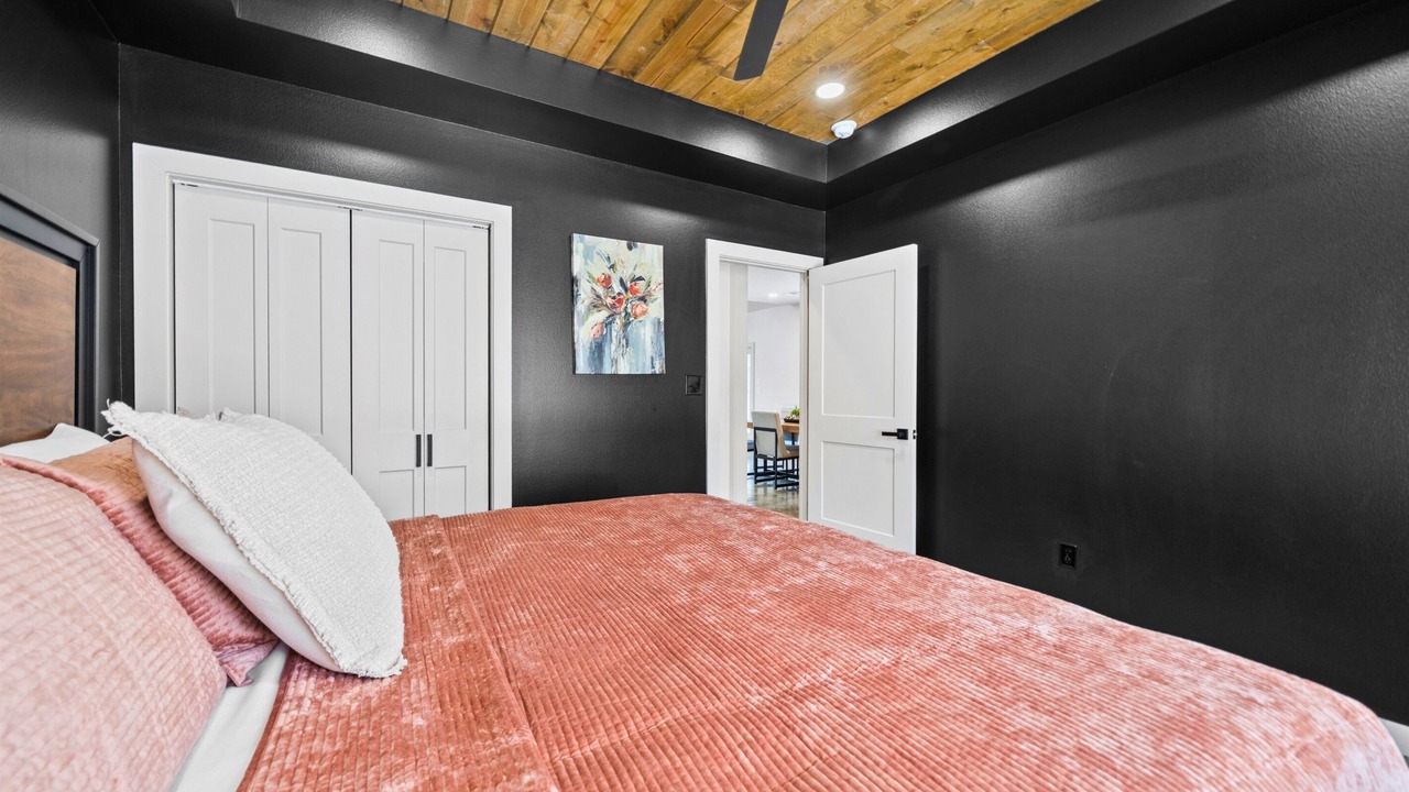 Photo of Bedroom in Mid America