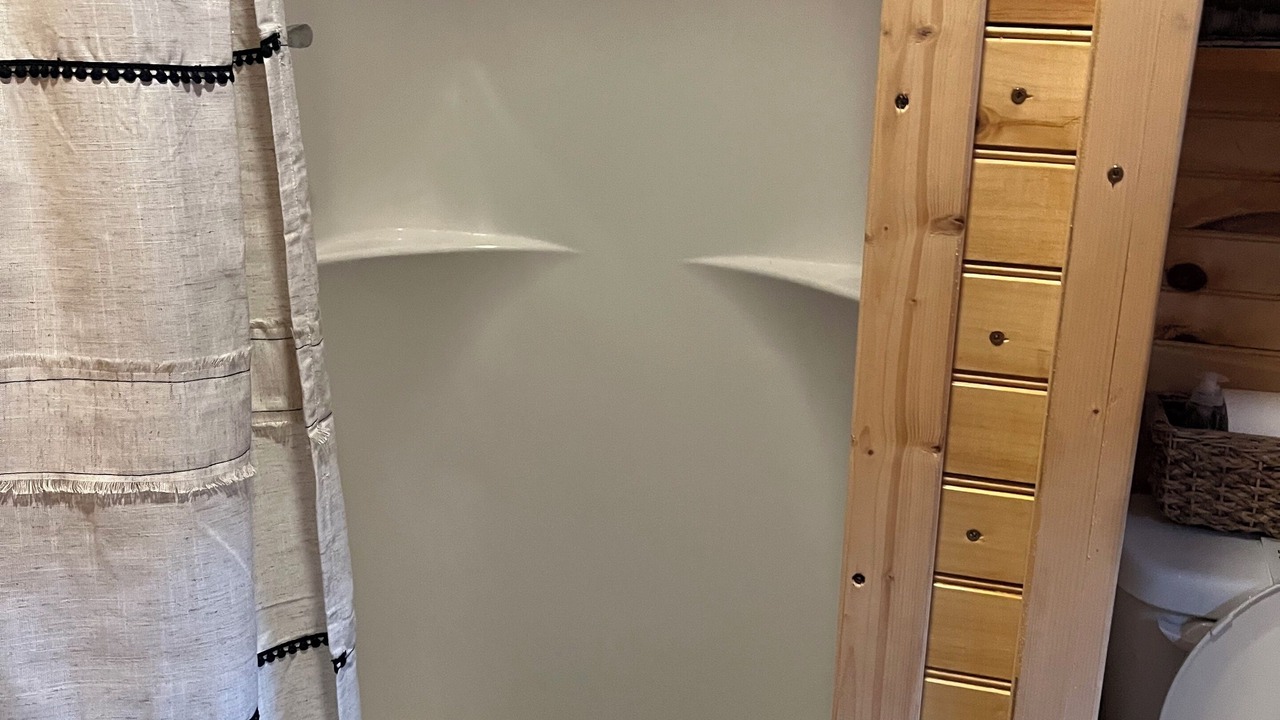 Photo of Bathroom in Hardyville