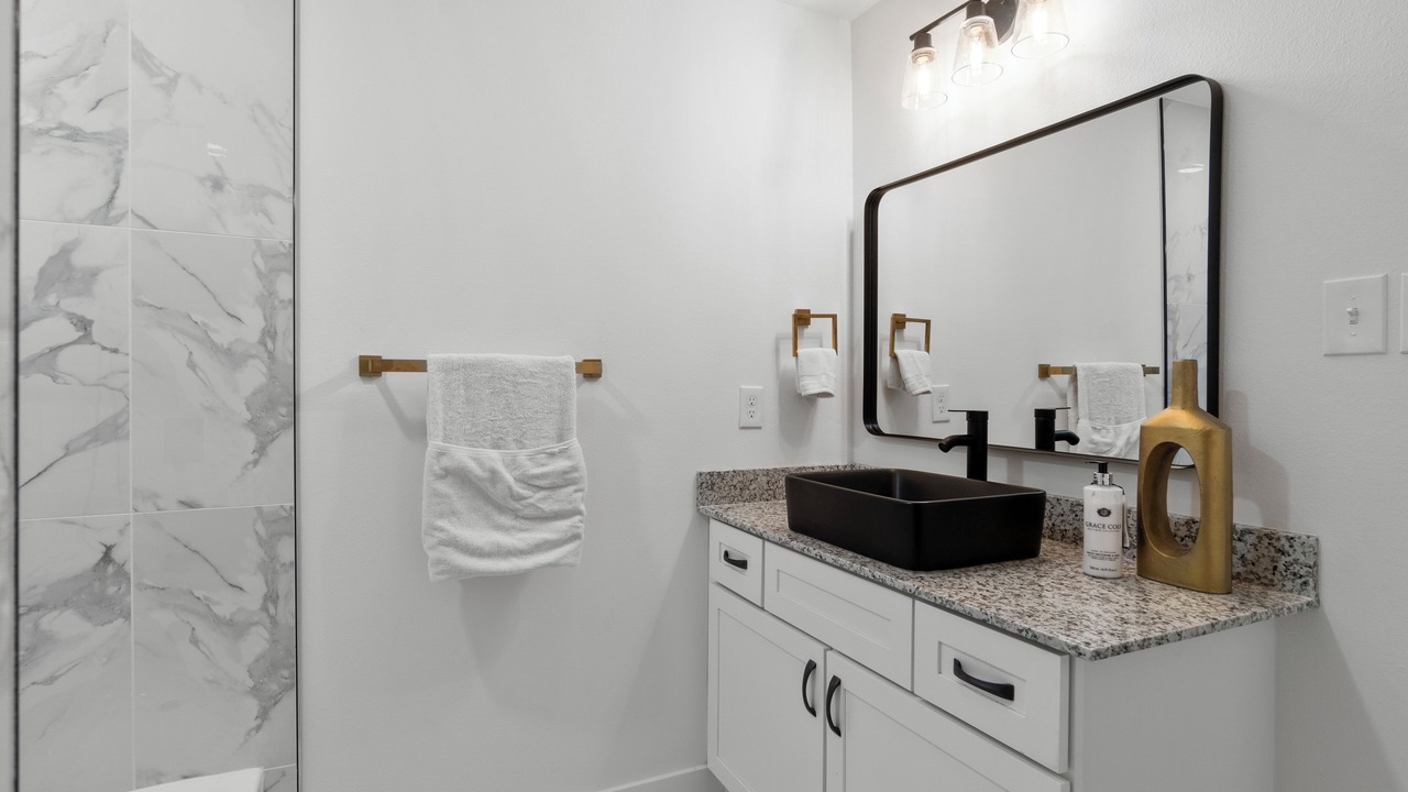 Photo of Bathroom in Colony West