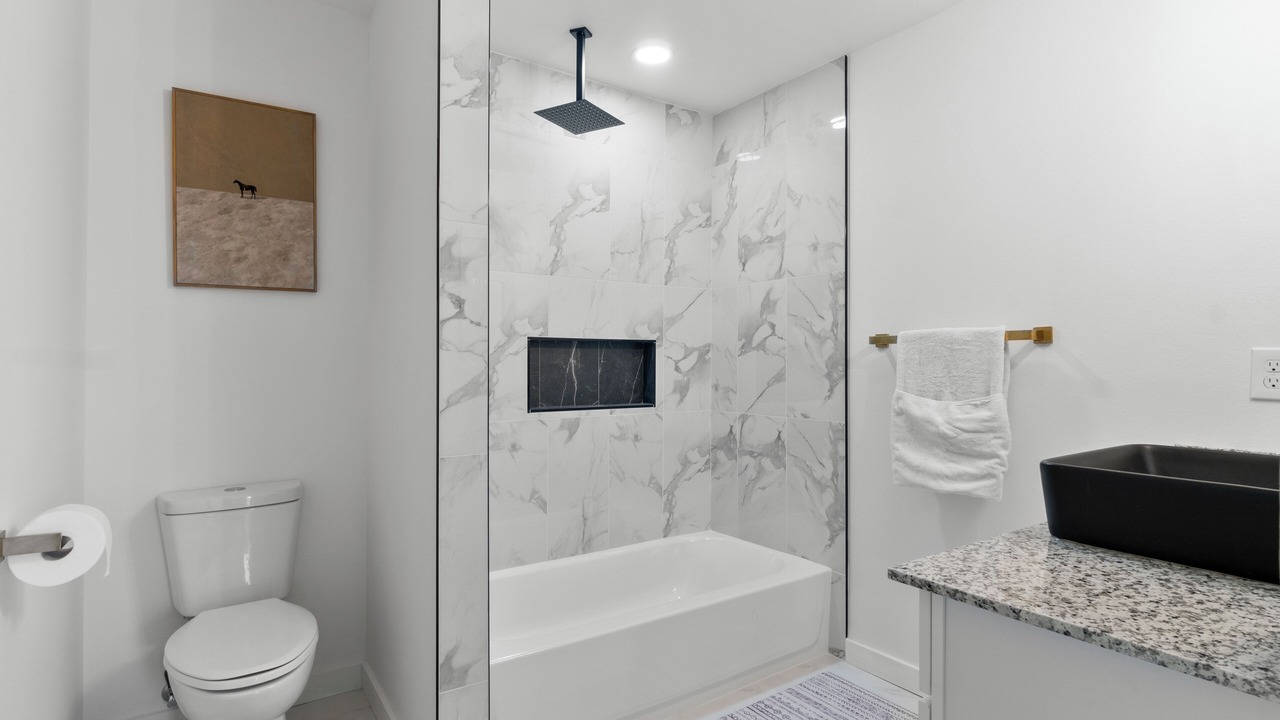 Photo of Bathroom in Colony West